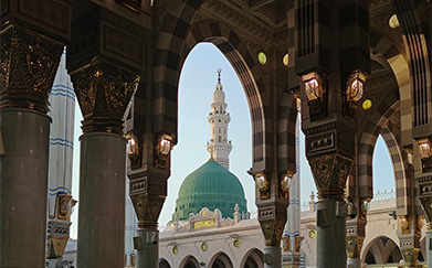 5 Star 10 Nights April Umrah Package